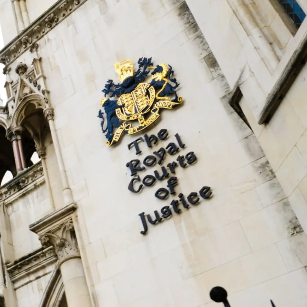 cyfieithu dogfennau ardystiedig ar gyfer awdurdodau'r DU